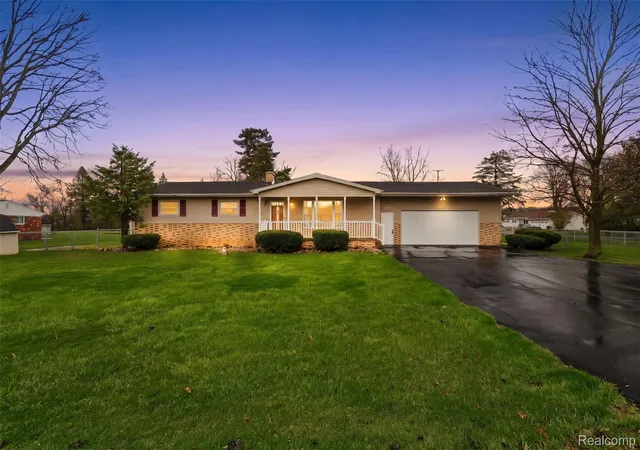 Homes for sale in Venice Township Shiawassee, MI | 11840 Woodland Dr, Venice Township Shiawassee, MI 48449 | MLS# 20261024358