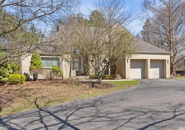 Photo 1 of Sale Pending at 1603 Franklin Hills Dr #1, Bloomfield Hills, MI 48302 | MLS# 20261024426 | Listing updated on 2026-07-07