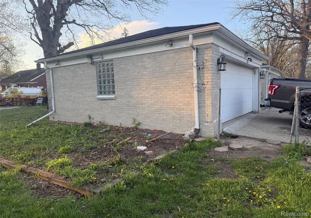 4th image of 20088 Woodland St, Harper Woods, MI 48225 | MLS# 20261024523