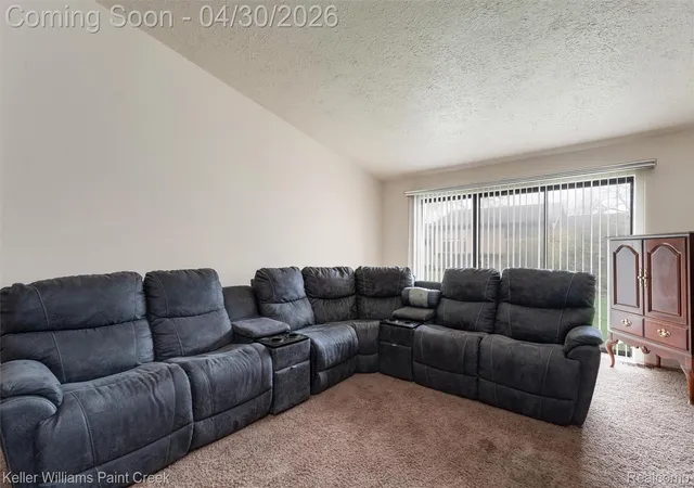 Listing Photo 4 - Condo for sale in building located at 19877 Villa Ct W, Southfield, MI 48076