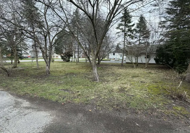 Photo 3 of Single family home for sale at 2060 Cass Ave, Bay City, MI 48708 | MLS# 61050204184 | Listing updated on 2026-09-10