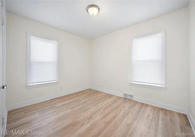 3rd image of 7239 Barrie St, Dearborn, MI 48126 | MLS# 20261024637