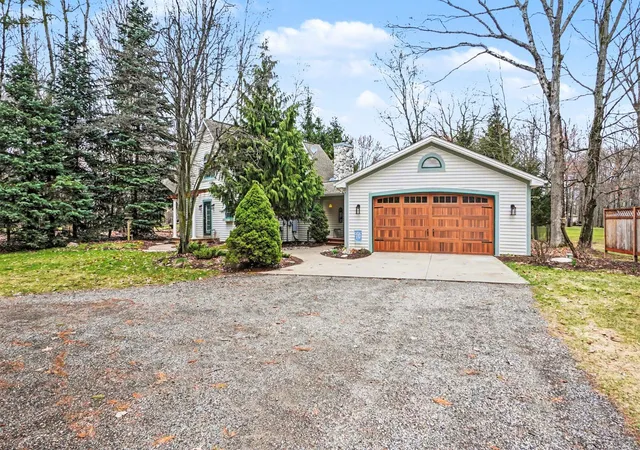 Homes for sale in Morton Township Mecosta, MI | 9362 Clubhouse Dr W, Morton Township Mecosta, MI 49346 | MLS# 65026015138