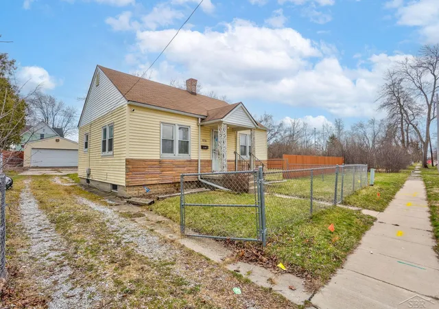 Photo 3 of Single family home for sale at 3116 Grant St, Saginaw, MI 48601 | MLS# 61050204250 | Listing updated on 2026-10-12