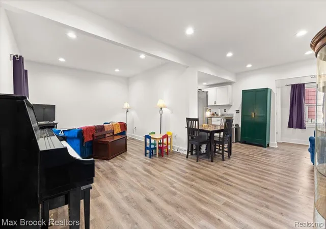 Photo 2 of Single family home for sale at 515 Clinton St, Howell, MI 48843 | MLS# 20261024899 | Listing updated on 2026-07-06