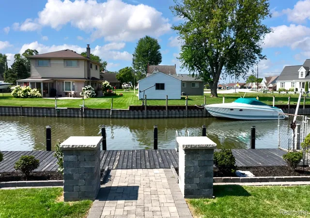 2nd image of 39611 Lakeshore Dr, Harrison Township, MI 48045 | MLS# 20261024936
