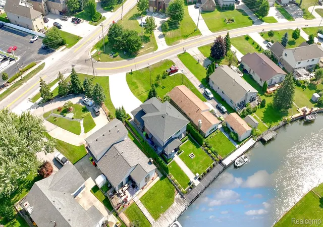 4th image of 39611 Lakeshore Dr, Harrison Township, MI 48045 | MLS# 20261024936