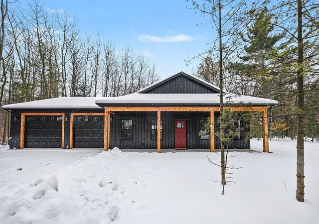 3rd image of 10262 S Sheridan Rd, Fenwick, MI 48834 | MLS# 65026015288