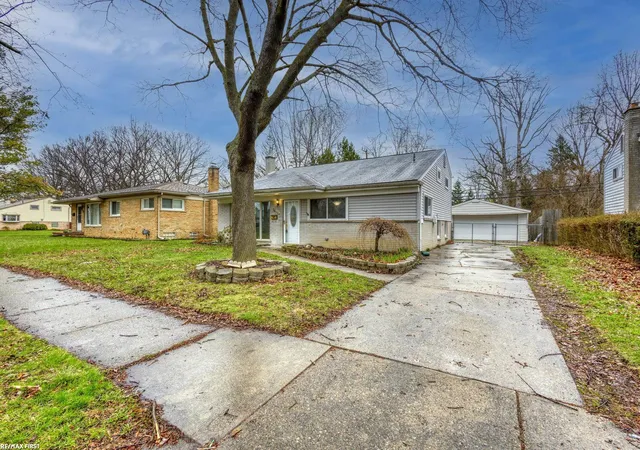 Photo 2 of Single family home for sale at 36024 Weideman St, Clinton Township, MI 48035 | MLS# 58050204294 | Listing updated on 2026-06-08
