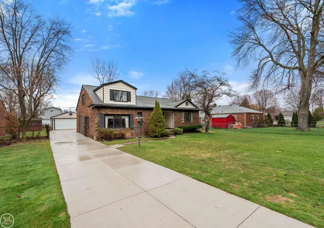 Photo 3 of Single family home for sale at 28413 Ruehle St, Saint Clair Shores, MI 48081 | MLS# 58050204303 | Listing updated on 2026-09-10