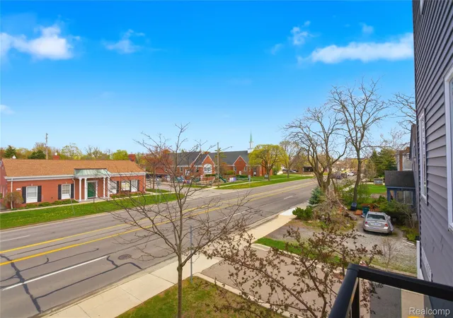Listing Photo 2 - Condo for sale in building located at 4221 W 14 Mile Rd, Royal Oak, MI 48073 - Unit #