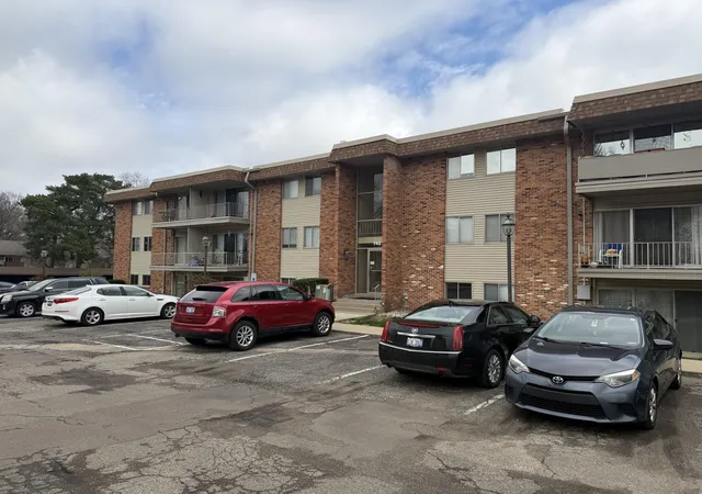 Homes for sale in Kalamazoo, MI | 742 W Kilgore Rd #106, Kalamazoo, MI 49008 | MLS# 55026015374