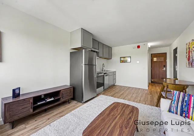 4th image of 3333 28th St SE, Grand Rapids, MI 49512