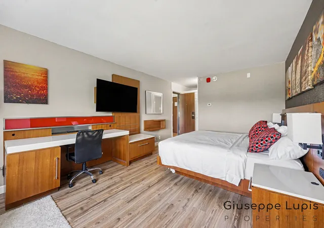5th image of 3333 28th St SE, Grand Rapids, MI 49512