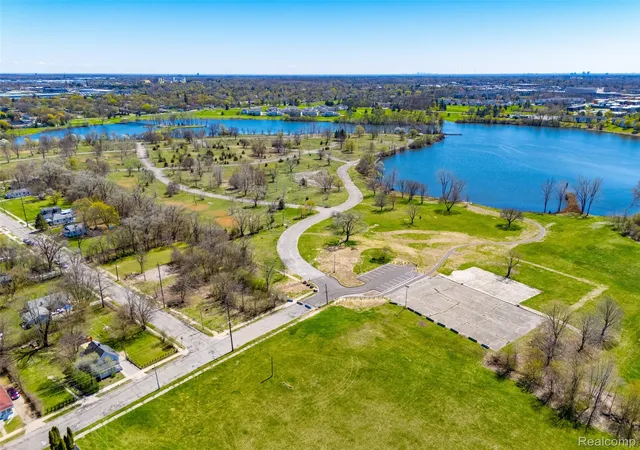 11th image of 91 Lake St, Pontiac, MI 48341 | MLS# 20261025199
