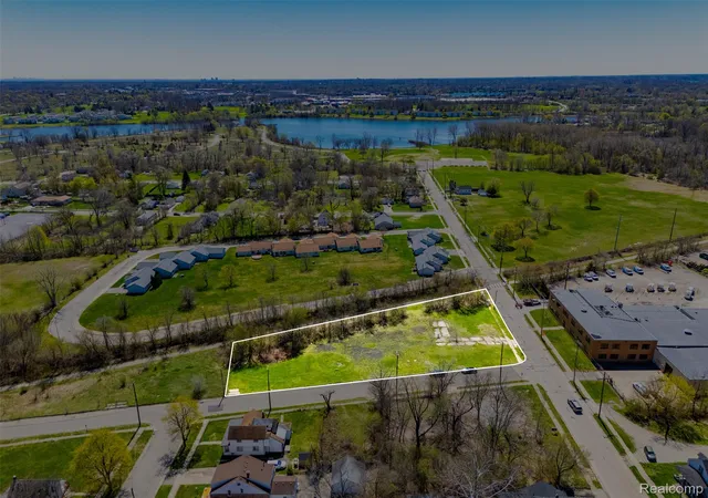 2nd image of 91 Lake St, Pontiac, MI 48341 | MLS# 20261025199