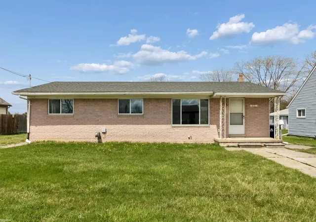 Photo 1 of Single family home for sale at 19911 Fenton St, Roseville, MI 48066 | MLS# 58050204361 | Listing updated on 2026-09-29