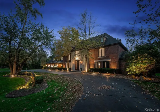 Photo 1 of Mansion for sale at 25325 Devon Ln, Franklin, MI 48025 | MLS# 20261025258 | Listing updated on 2026-07-06