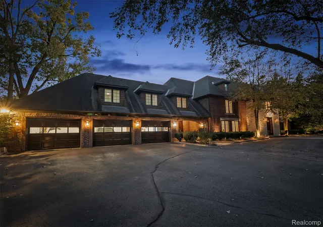 Photo 3 of Mansion for sale at 25325 Devon Ln, Franklin, MI 48025 | MLS# 20261025258 | Listing updated on 2026-07-06