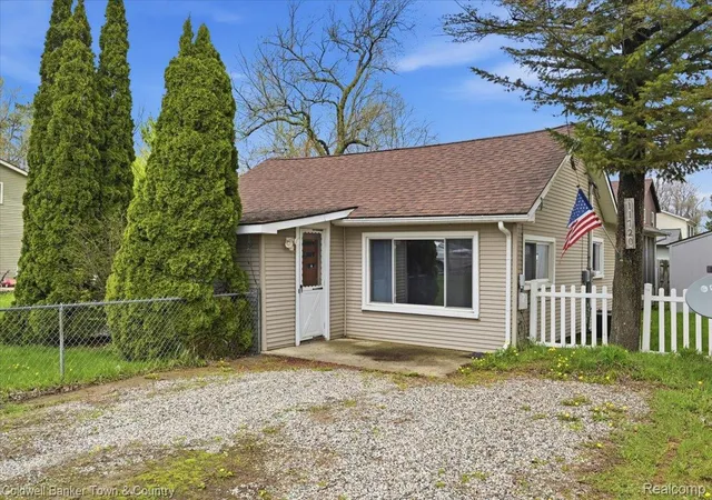 Photo 3 of Single family home for sale at 11720 Todds Ln, Whitmore Lake, MI 48189 | MLS# 20261025284 | Listing updated on 2026-07-07