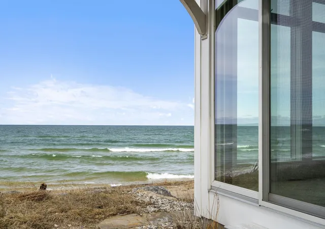 Photo 3 of Single family home for sale at 3126 Lake Shore Rd, Manistee, MI 49660 | MLS# 78080066933 | Listing updated on 2026-07-27