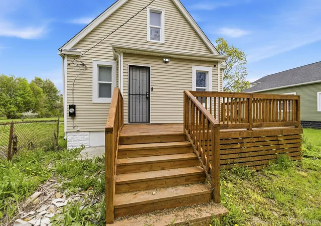 Photo 4 of Single family home for sale at 3869 Harding St, Detroit, MI 48214 | MLS# 20261025354 | Listing updated on 2026-08-21