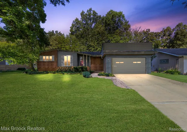 Photo 1 of Sale Pending at 966 Woodlea St, Birmingham, MI 48009 | MLS# 20261025429 | Listing updated on 2026-07-07