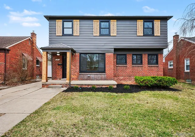 2nd image of 327 Normandy Rd, Royal Oak, MI 48073 | MLS# 20261025456