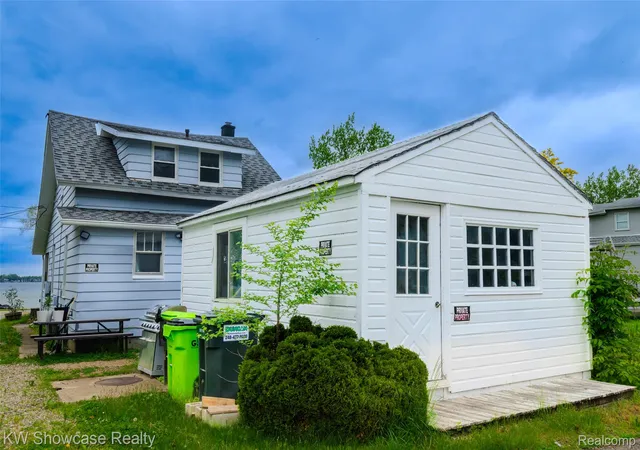 Photo 3 of Single family home for sale at 1815 E Lake Dr, Novi, MI 48377 | MLS# 20261025529 | Listing updated on 2026-07-06