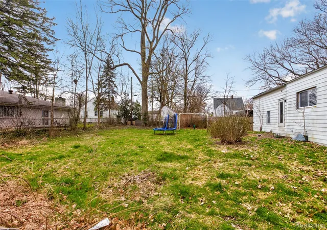Homes for sale in Flint, MI | 454 E Atherton Rd, Flint, MI 48507 | MLS# 20261025546