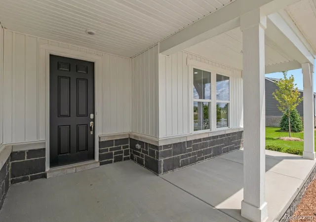 Listing Photo 5 - Condo for sale in building located at 3949 Bay Ter, Milford, MI 48381