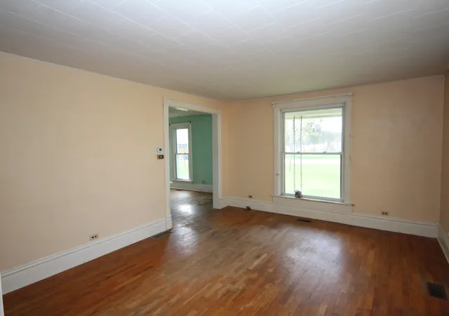 Photo 3 of Single family home for sale at 304 E Prairie St, Vicksburg, MI 49097 | MLS# 66026015790 | Listing updated on 2026-07-29