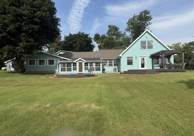 Photo 2 of Single family home for sale at 2743 Hemlock Rd, Quincy, MI 49082 | MLS# 53026015811 | Listing updated on 2026-08-30