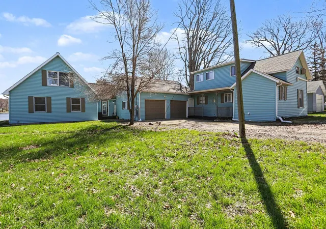 Photo 3 of Single family home for sale at 2743 Hemlock Rd, Quincy, MI 49082 | MLS# 53026015811 | Listing updated on 2026-08-30