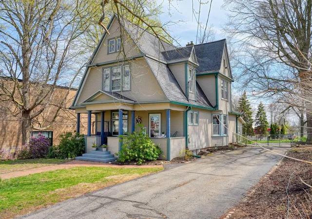 Photo 3 of Single family home for sale at 113 Chicago St, Brooklyn, MI 49230 | MLS# 55026015884 | Listing updated on 2026-06-02