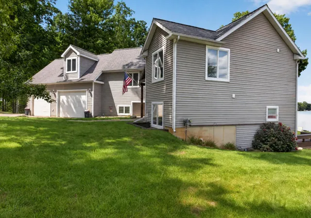 Photo 3 of Single family home for sale at 1720 Little Dr, Horton, MI 49246 | MLS# 55026015900 | Listing updated on 2026-10-01