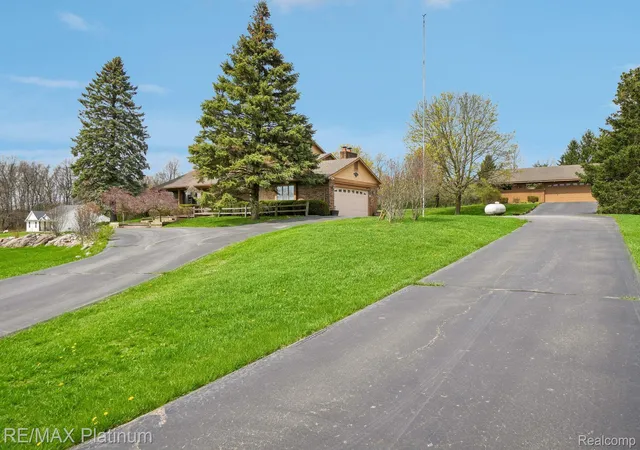 2nd image of 555 Crawford Farm Ln Crawford Farm Ln, Milford, MI 48381 | MLS# 20261025762