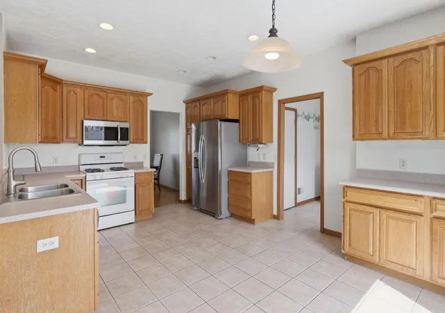 Homes for sale in Kalamazoo, MI | 5654 Tulsa Ave, Kalamazoo, MI 49048 | MLS# 65026015912
