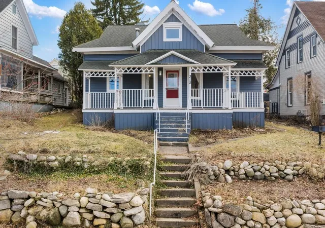 1st image of 312 Grove, Petoskey City Emmet, MI 49720 | MLS# 78080066990