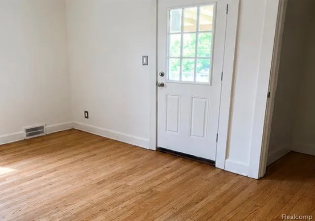 9th image of 18435 Sorrento St, Detroit, MI 48235 | MLS# 20261025938