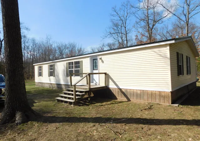 4th image of 647 N Hart Rd, Wellston, MI 49689 | MLS# 67026016087