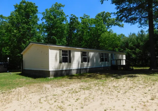 2nd image of 647 N Hart Rd, Wellston, MI 49689 | MLS# 67026016087