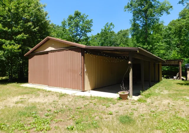 3rd image of 647 N Hart Rd, Wellston, MI 49689 | MLS# 67026016087
