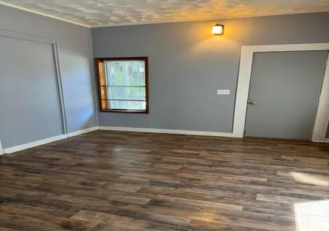 2nd image of 264 6th Ave, Manistee, MI 49660 | MLS# 67026016091