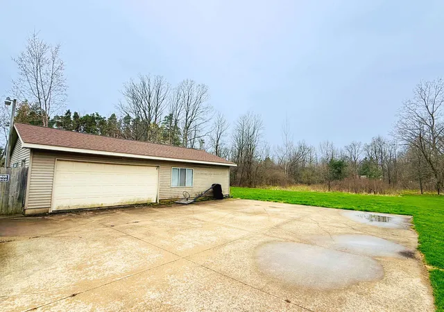 Listing Photo 5 - Condo for sale in building located at 10201 N Clio Rd, Clio, MI 48420