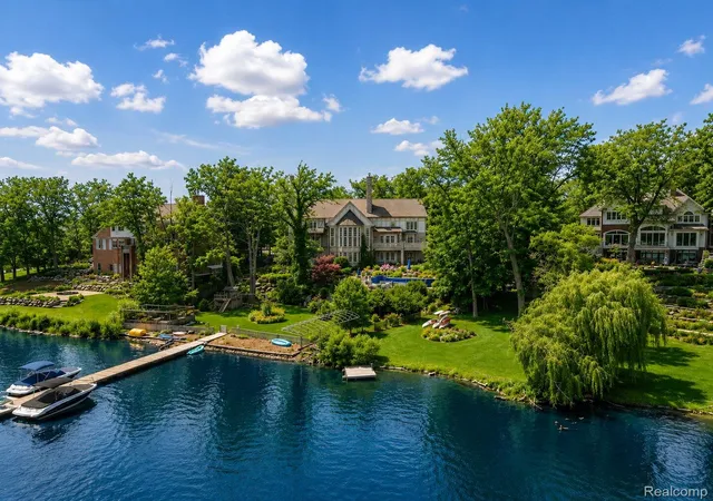 Photo 1 of Mansion for sale at 3075 Heron Pointe Dr, Bloomfield Hills, MI 48302 | MLS# 20261026060 | Listing updated on 2026-07-06