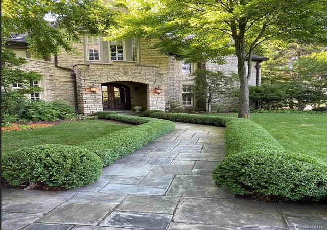 Photo 42 of Mansion for sale at 3075 Heron Pointe Dr, Bloomfield Hills, MI 48302 | MLS# 20261026060 | Listing updated on 2026-07-06