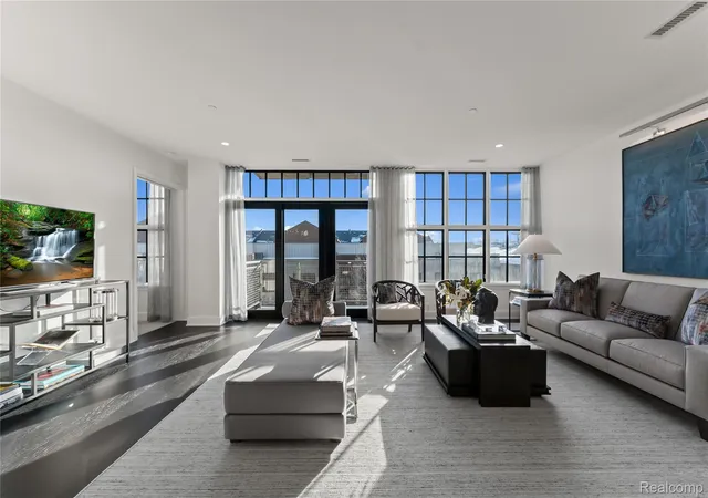 Photo 4 of Condo for sale at 2051 Villa Rd #403, Birmingham, MI 48009 | MLS# 20261026093 | Listing updated on 2026-07-06