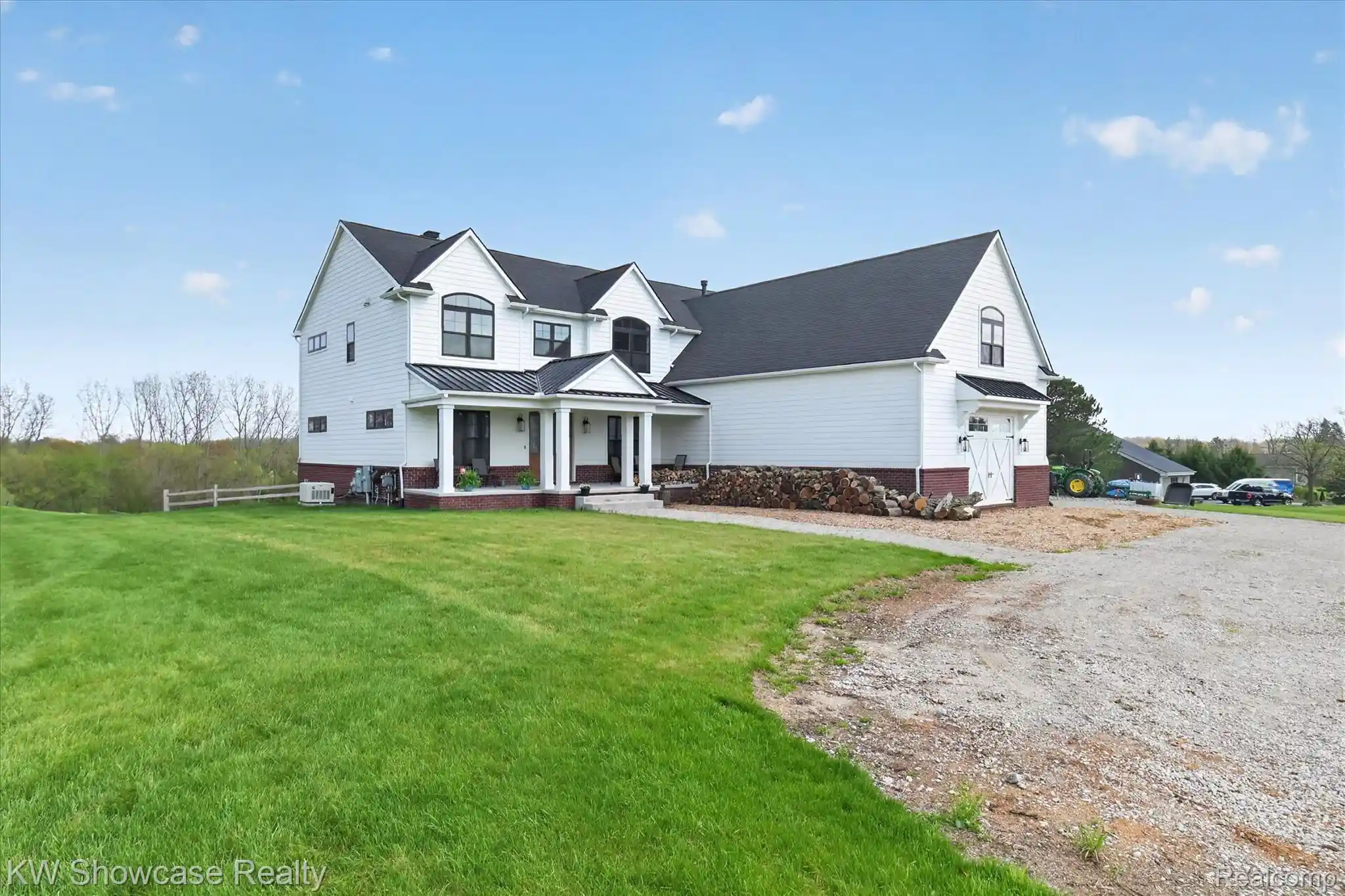 Photo 1 of Single family home for sale at 1881 Reidsview Dr, White Lake, MI 48383 | MLS# 20261026152 | Listing updated on 2026-10-22
