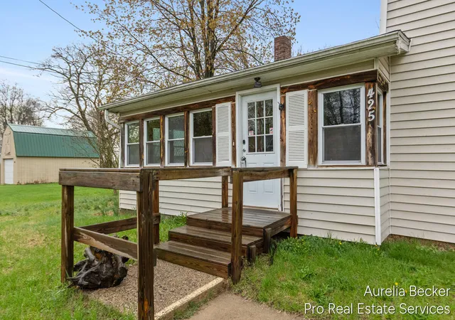 Homes for sale in Allegan City Allegan, MI | 425 S Cedar St, Allegan City Allegan, MI 49010 | MLS# 65026016253